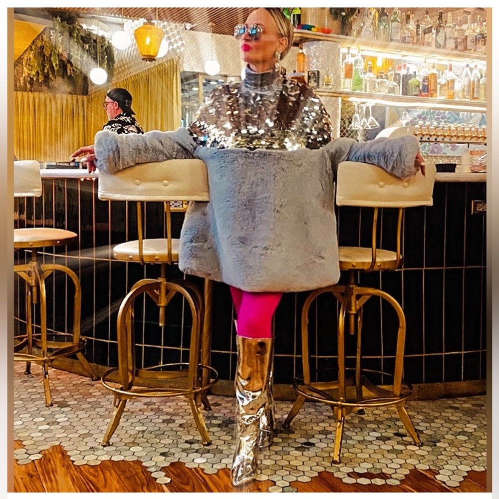 Fabulous fabulous silver metallic mirror over knee kitten heel  walkable boots - Picture 5 of 9